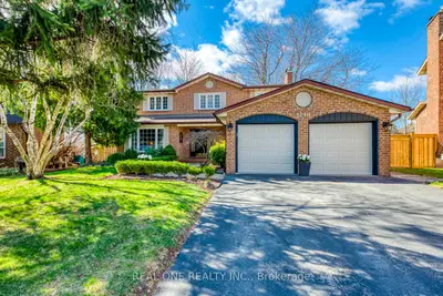 Detached in Oakville