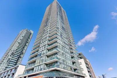 Condo Apartment in Mississauga