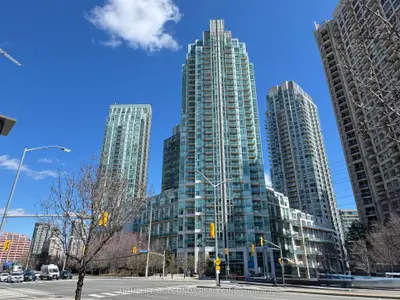 Condo Apartment in Mississauga