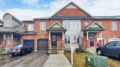 Att/Row/Townhouse in Brampton
