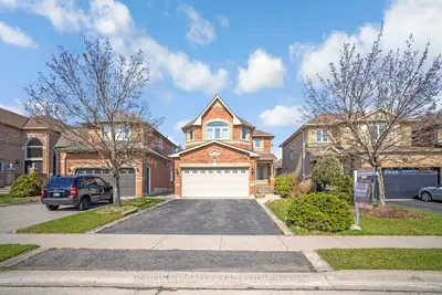 Detached in Brampton
