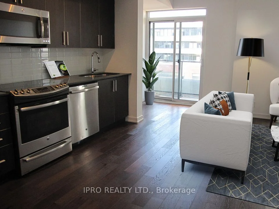 2212 Lake Shore Boulevard W 711, Toronto W06, ON M8V 0C2