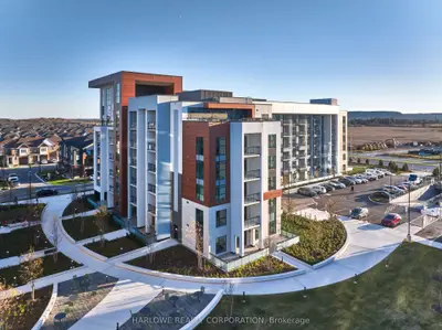 Condo Apartment in Milton