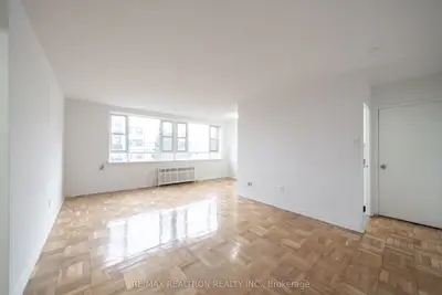 2507 Eglinton Avenue W 304, Toronto W03, On M1k 2r1