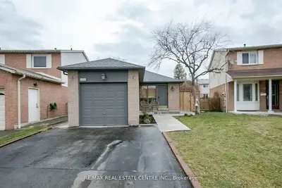 6089 Fullerton Crescent, Mississauga, On L5n 3a3