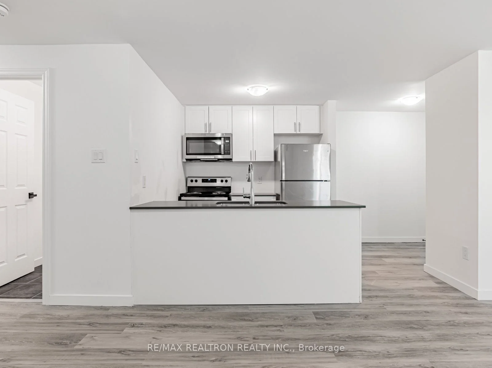 2507 Eglinton Avenue W M5, Toronto W03, On M1k 2r1