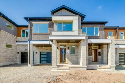 Att/Row/Townhouse in Oakville