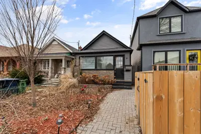 8 Seneca Avenue Bsmt, Toronto W03, On M6n 2g6