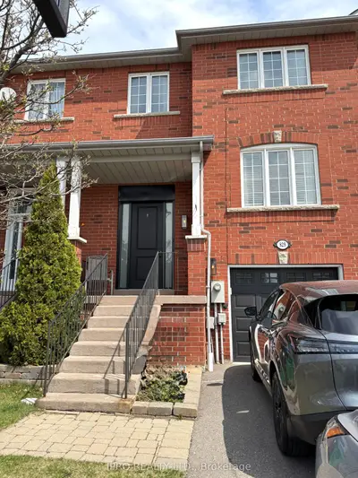 829 Escobar Crescent, Mississauga, On L5v 2s6