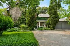 322 La Rose Avenue, Toronto W09, ON M9P 1B9