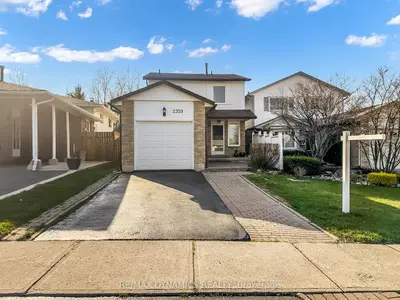 Detached in Burlington