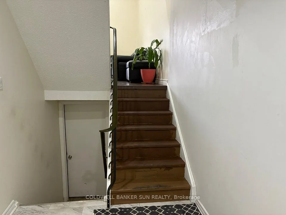 4020 Brandon Gate Drive 10, Mississauga, ON L4T 3W8