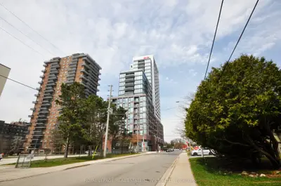 28 Ann Street 708, Mississauga, On L5g 0e1