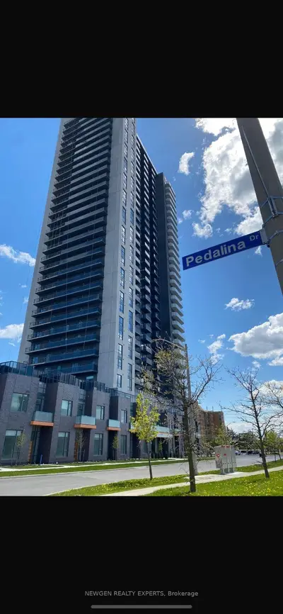 8 E Nahani Way 1218, Mississauga, On L4z 0c6