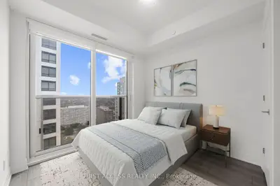 Condo Apartment in Mississauga