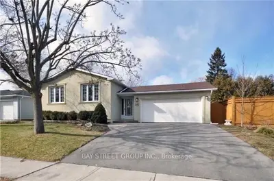 2251 Yolanda Drive, Oakville, On L6l 2h9