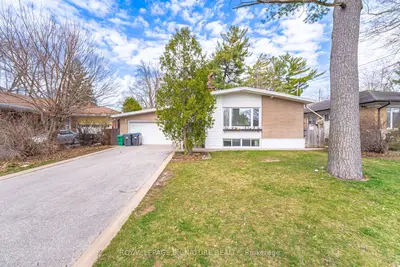 #2 3061 The Credit Woodlands, Mississauga, On, L5c 2j2