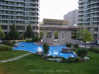33 Elm Drive 2010, Mississauga, On L5b 4m1