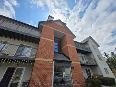 Condo Apartment in Oakville