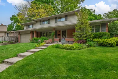 Detached in Oakville