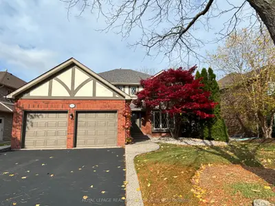 Detached in Oakville