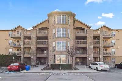 Condo Apartment in Burlington