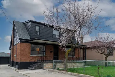 1010 Caledonia Road, Toronto W04, On M6b 3z1