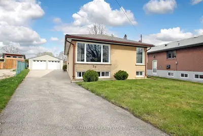 32 Littlewood Crescent, Toronto W08, On M9c 4a8
