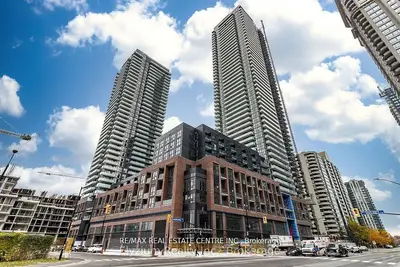 Condo Apartment in Mississauga