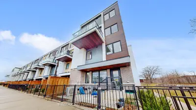Condo Townhouse in Toronto