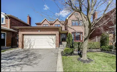 1928 Aldermead Road, Mississauga, On L5m 2z9