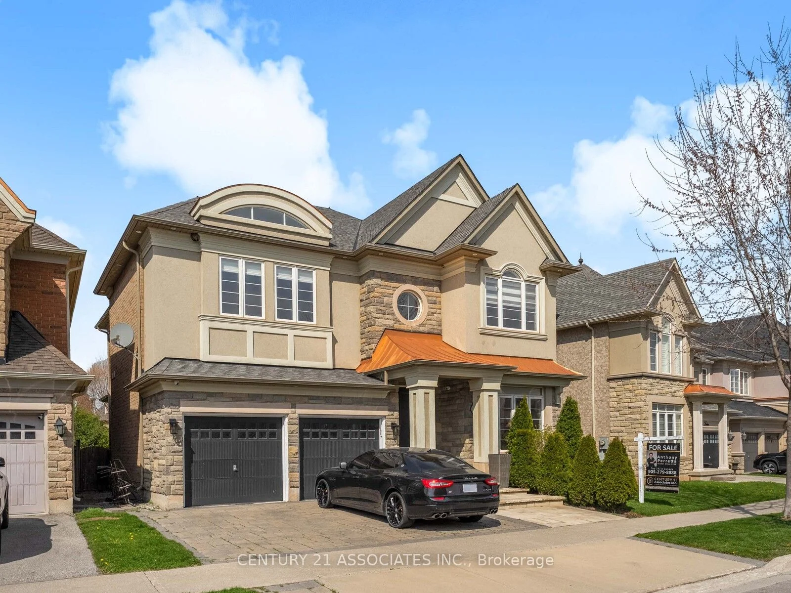 Detached in Oakville