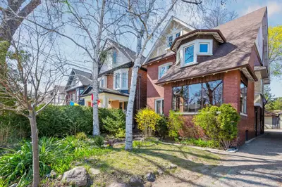 42 Woodside Avenue, Toronto W02, On M6p 1l8