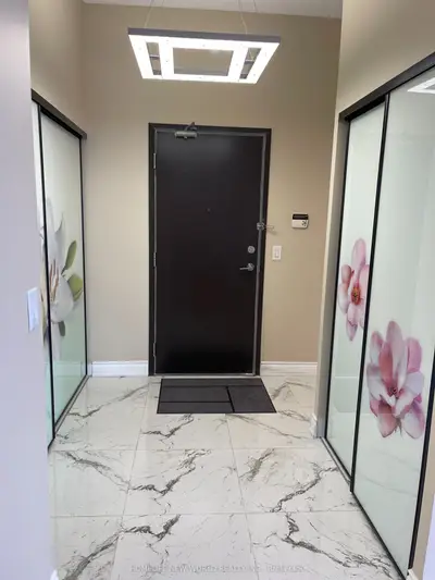 Condo Apartment in Mississauga