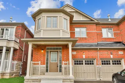 Semi-Detached in Oakville
