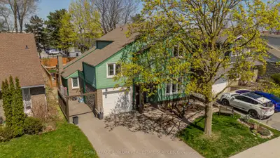 Detached in Burlington