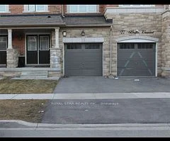 Att/Row/Townhouse in Brampton