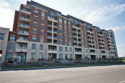 Condo Apartment in Oakville
