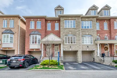 Condo Townhouse in Toronto