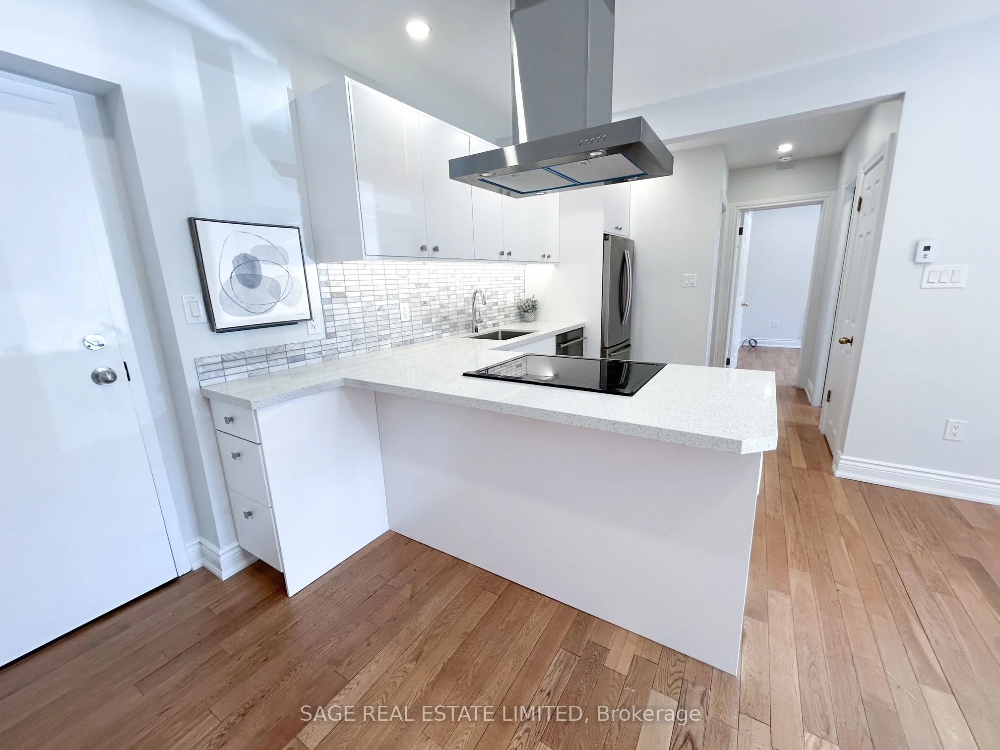 2109 Bloor Street W 1, Toronto W01, ON M6S 1M5