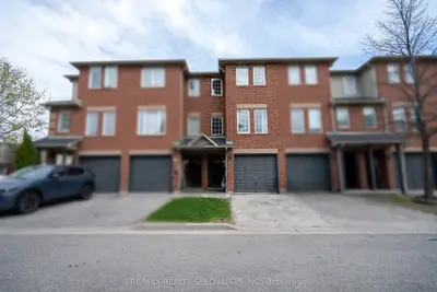Condo Townhouse in Brampton