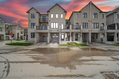 Att/Row/Townhouse in Mississauga