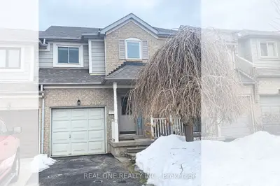Att/Row/Townhouse in Oakville