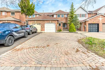 2677 Lindholm Crescent, Mississauga, On L5m 4p4