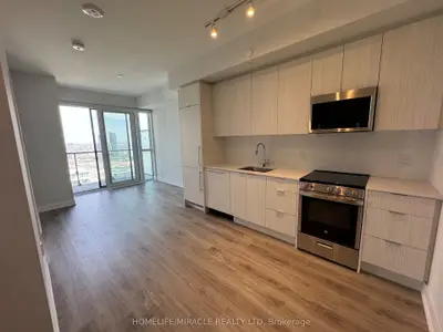 Common Element Condo in Mississauga