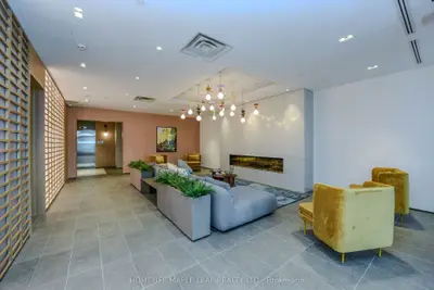 Condo Apartment in Milton