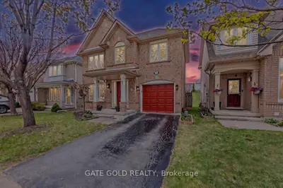 Detached in Burlington