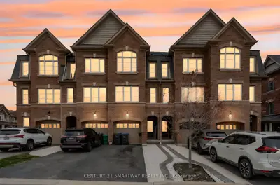 Att/Row/Townhouse in Brampton