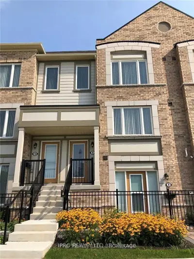 Condo Townhouse in Brampton