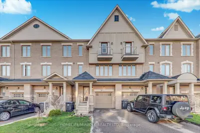 Att/Row/Townhouse in Brampton